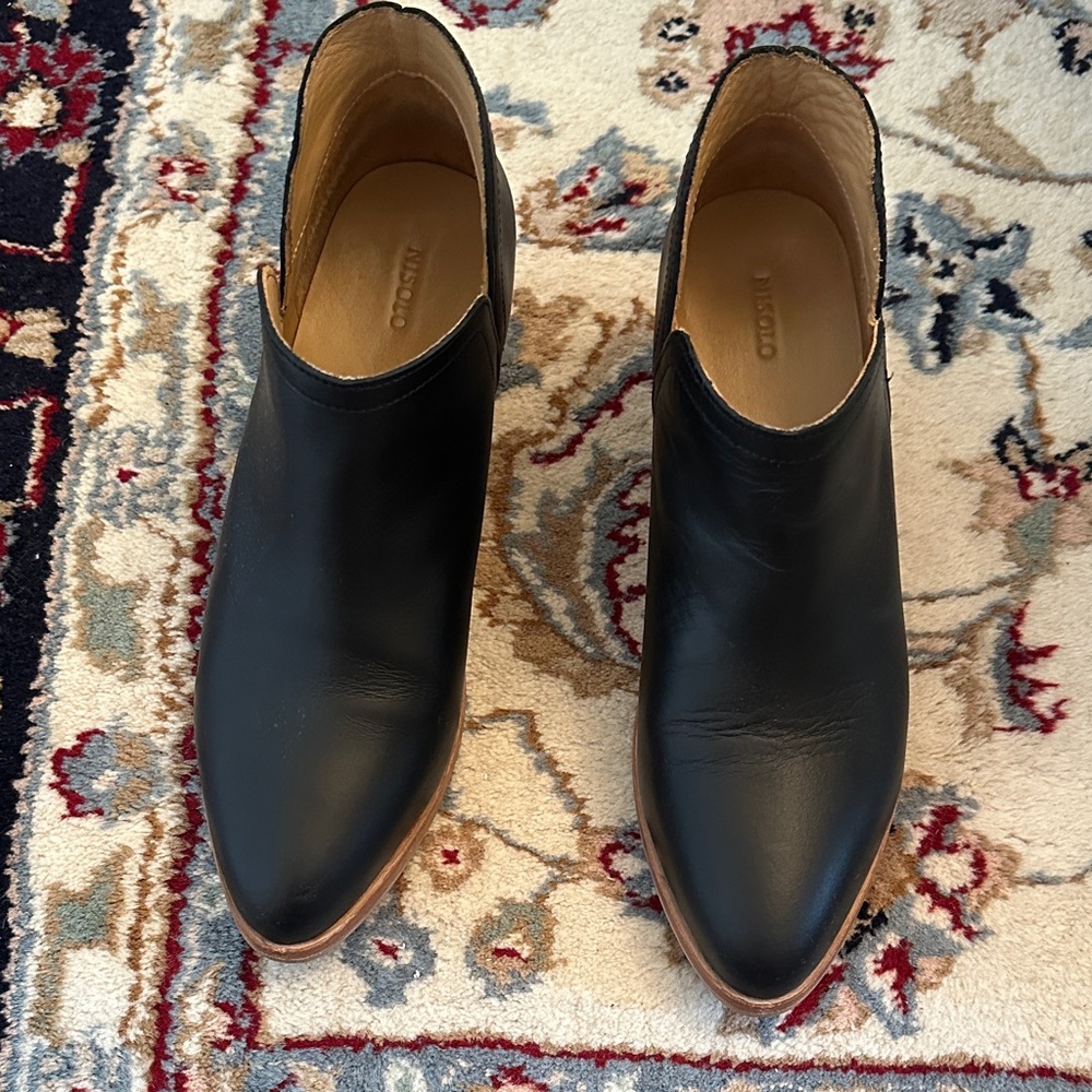 Nisolo Black Leather Ankle Booties